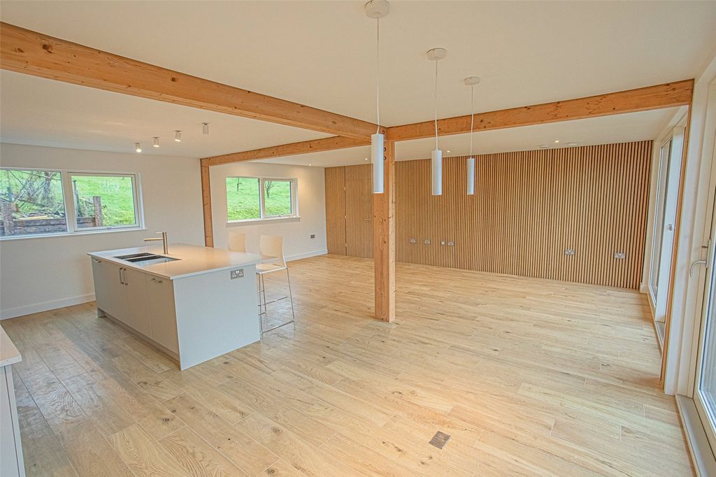 Property photo 2 of 14 Picture No. 26