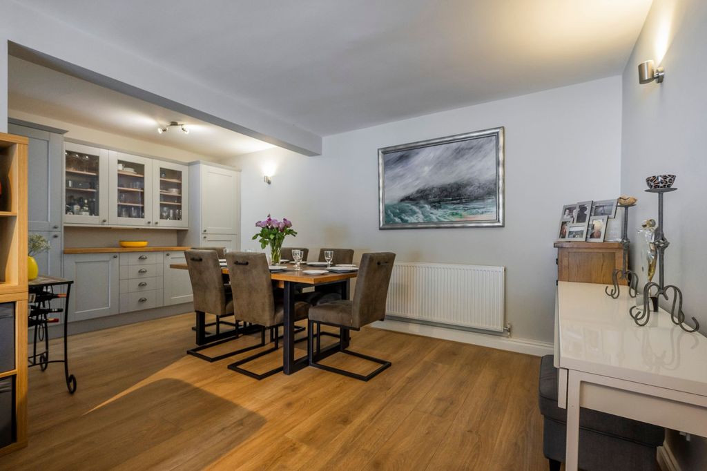 Property photo 3 of 12 Dining Area