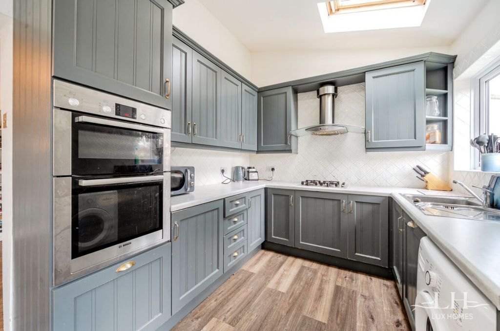 Property photo 2 of 29