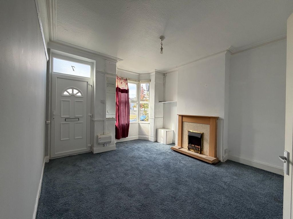 Property photo 2 of 8 Image