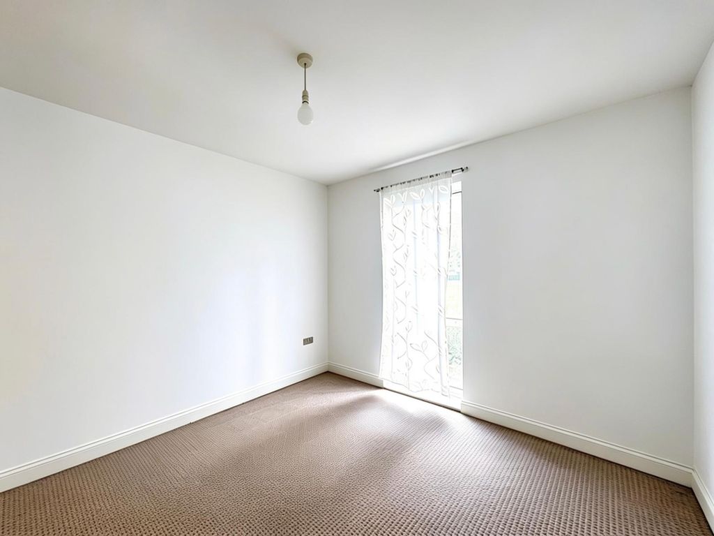 Property photo 2 of 7 Flat 8 Tristan Court, King George Crescent,Ha0 2Fj