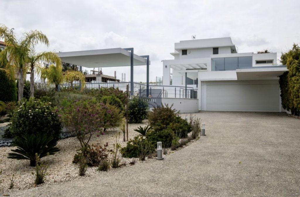 Property photo 1 of 6