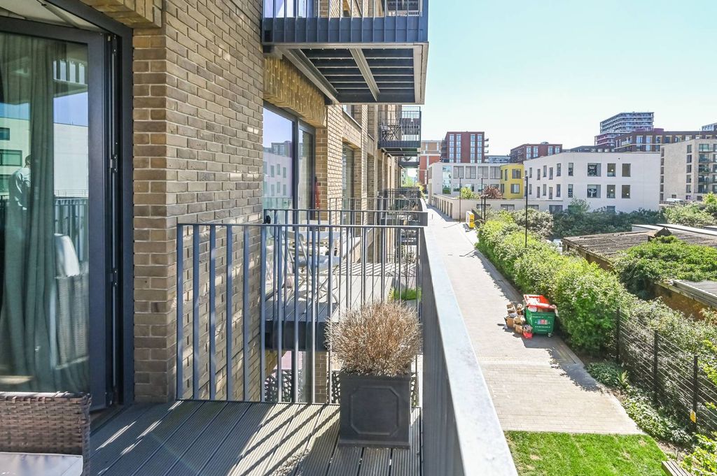 Property photo 3 of 17