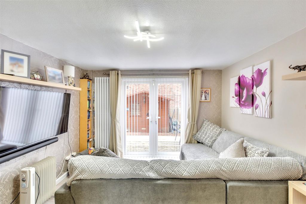 Property photo 3 of 24 Lounge (2).Jpeg