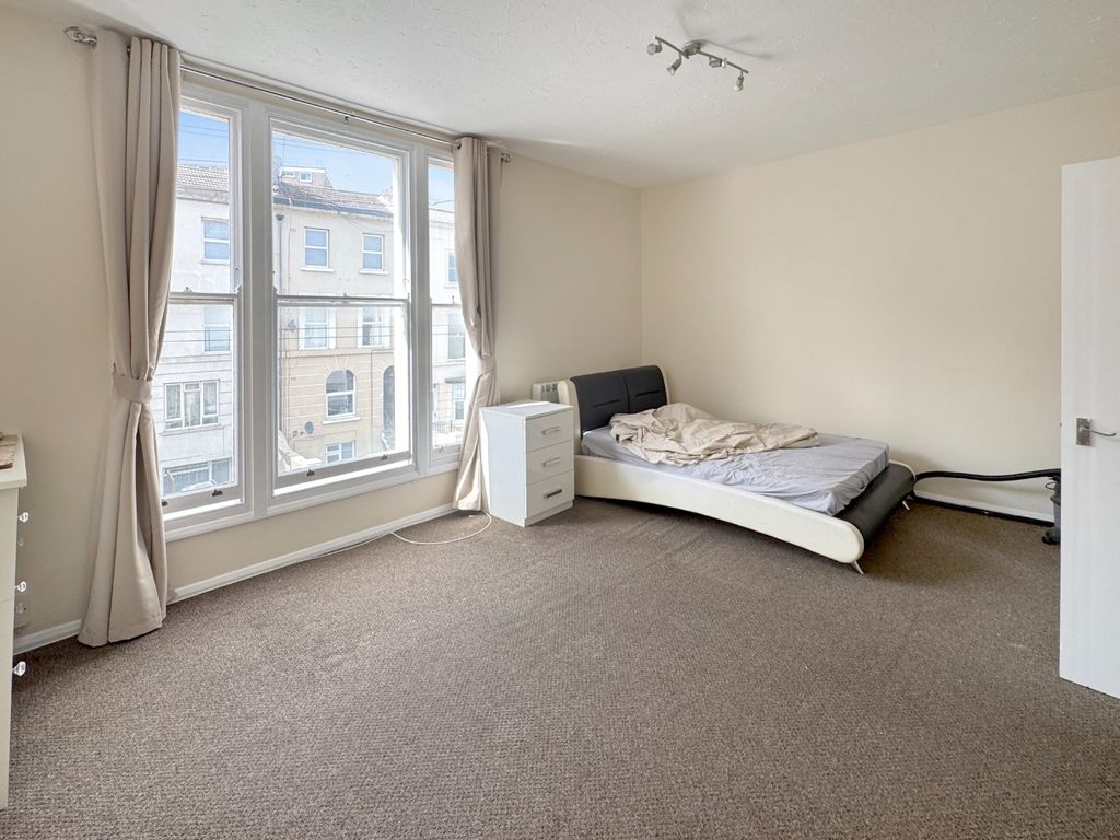 Property photo 2 of 6 4816323