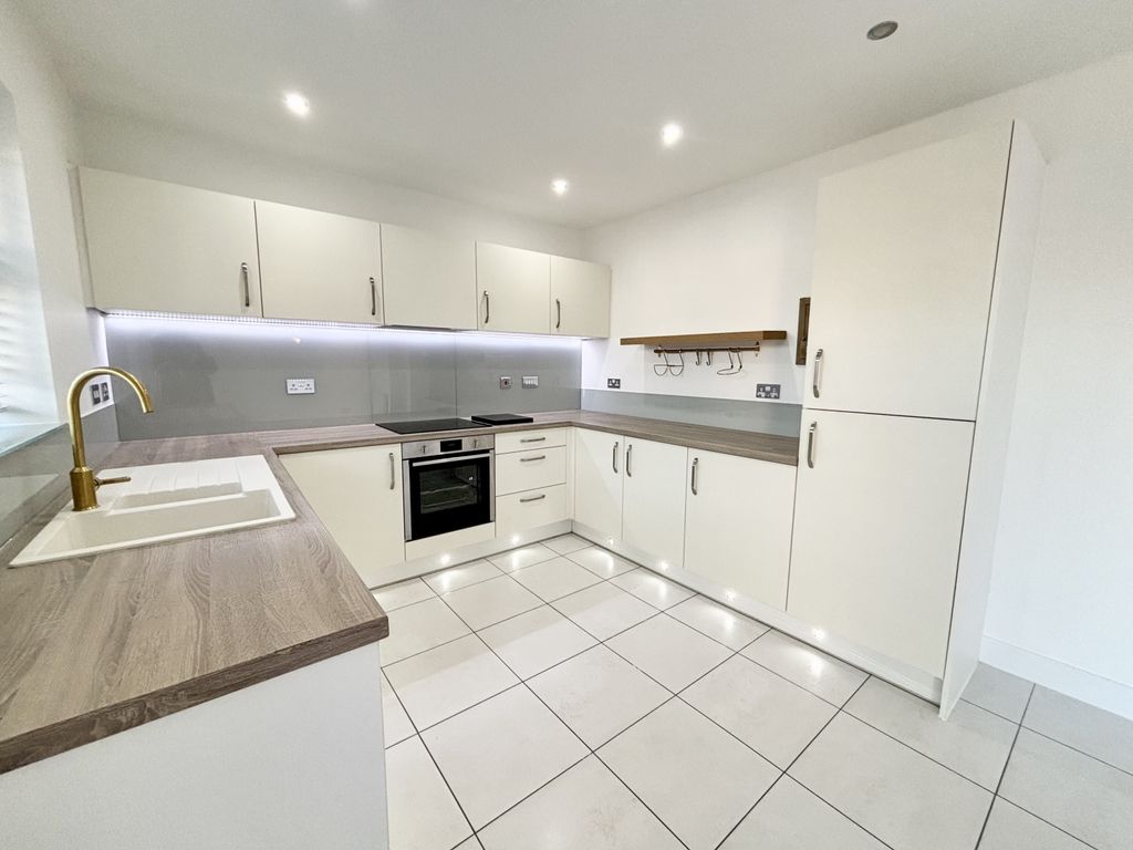 Property photo 2 of 30 Img_2765