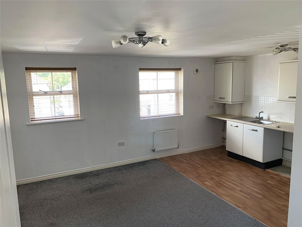 Property photo 3 of 8 Picture No. 23