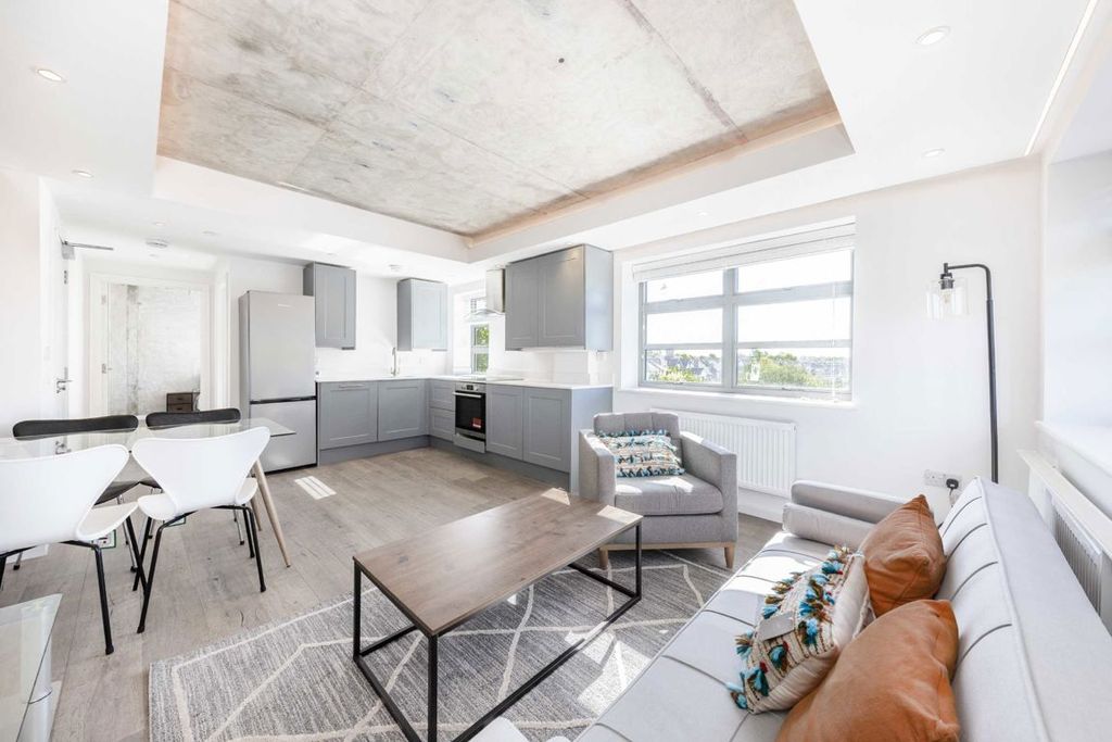 Property photo 1 of 4