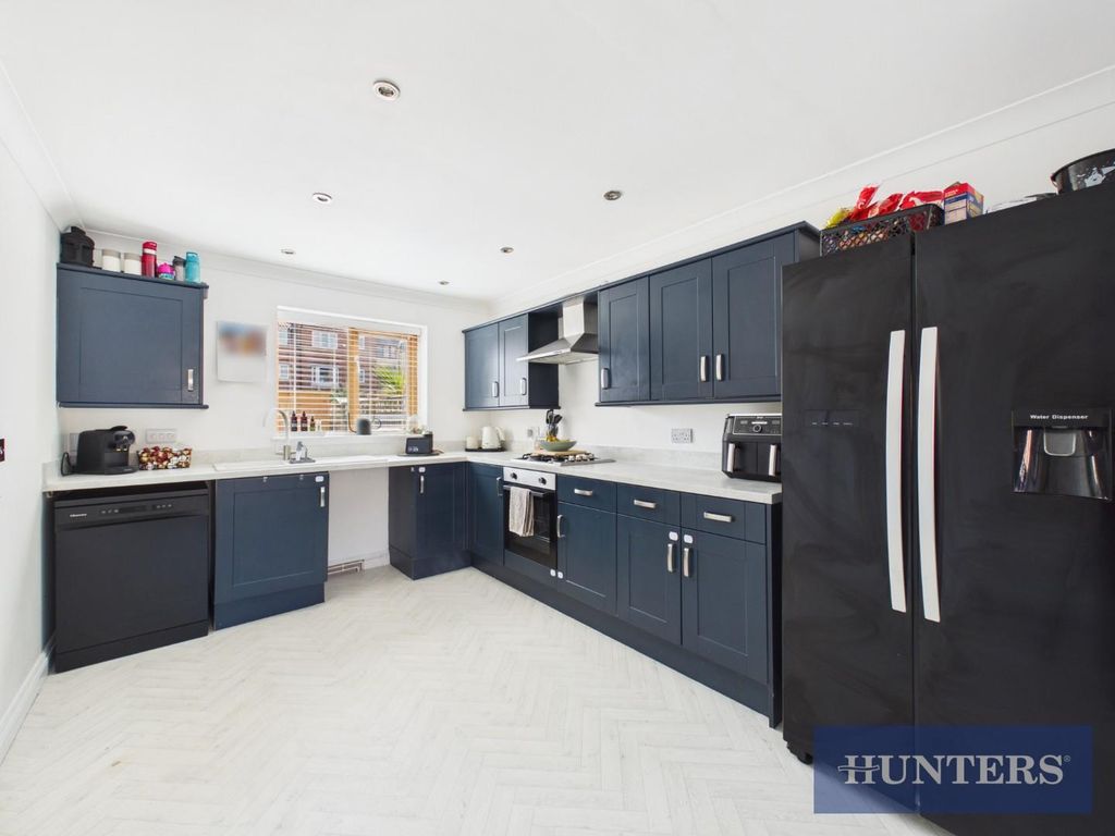Property photo 2 of 13 Kitchen