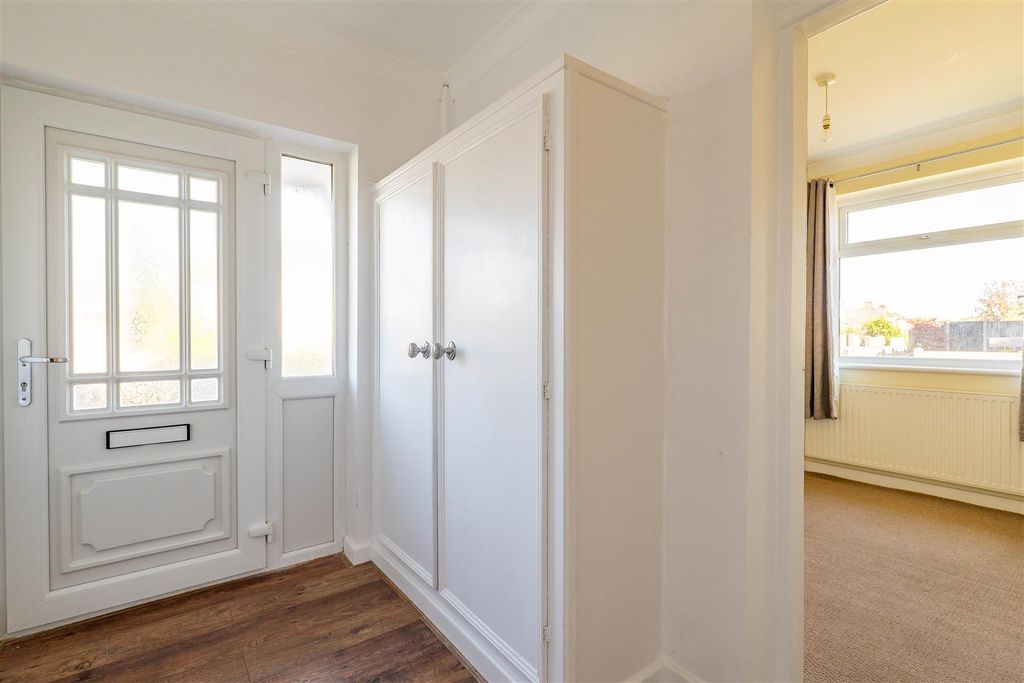 Property photo 2 of 25 Entrance Hall