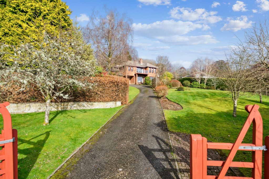 Property photo 2 of 51