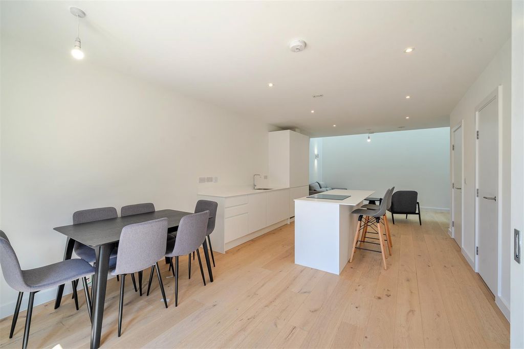 Property photo 3 of 10 5Vc7J8Zg9Uw7_Kayqja9Sg.Jpg