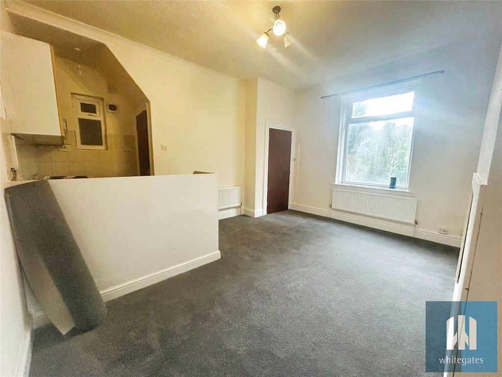 Property photo 2 of 8 Picture No. 23