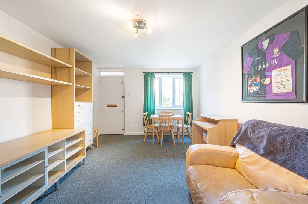 Property photo 1 of 6