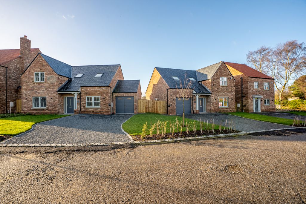 Property photo 1 of 12 Flawith28