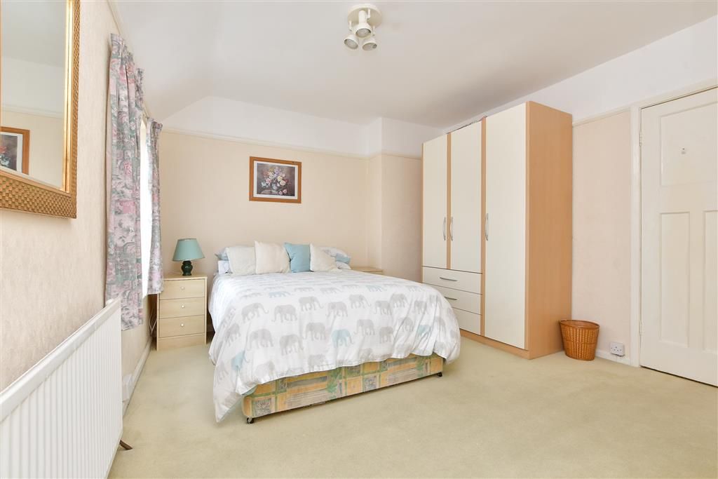 Property photo 2 of 12 Bedroom 1