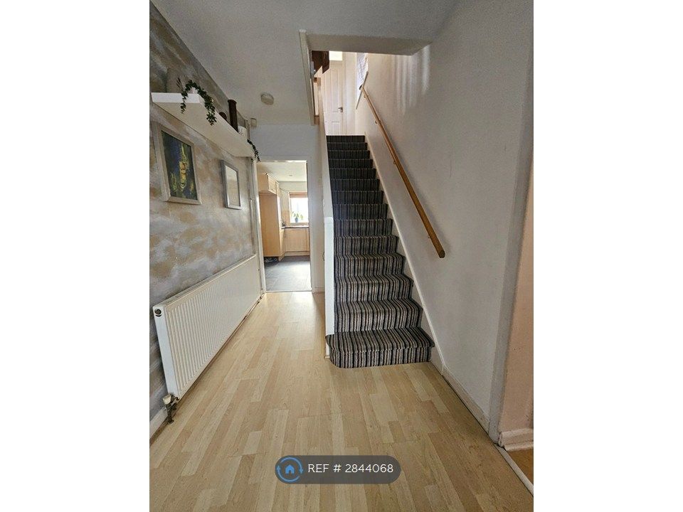 Property photo 1 of 18 Entrance