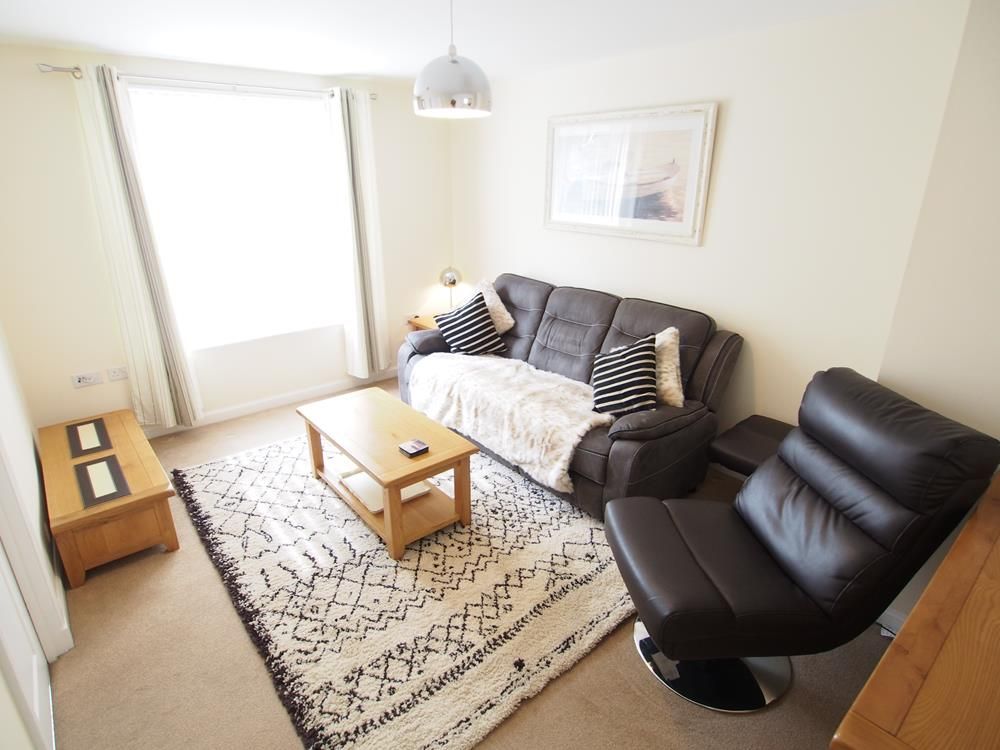 Property photo 1 of 7 Lounge