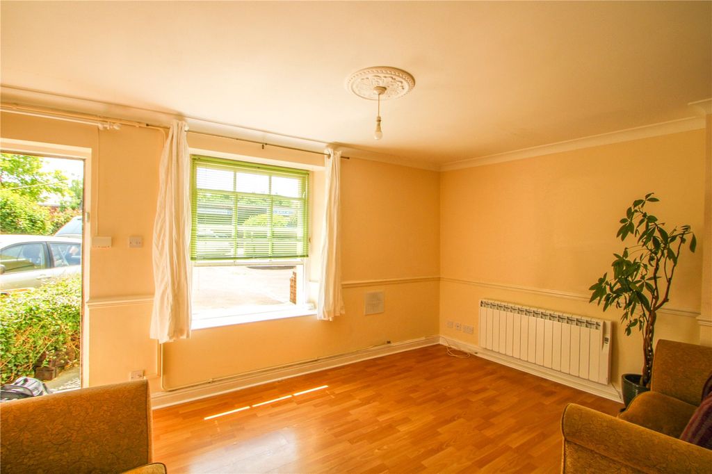 Property photo 3 of 9 Picture No. 04