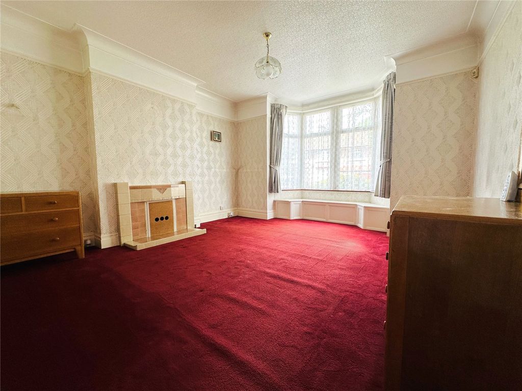 Property photo 2 of 17 Picture No. 18