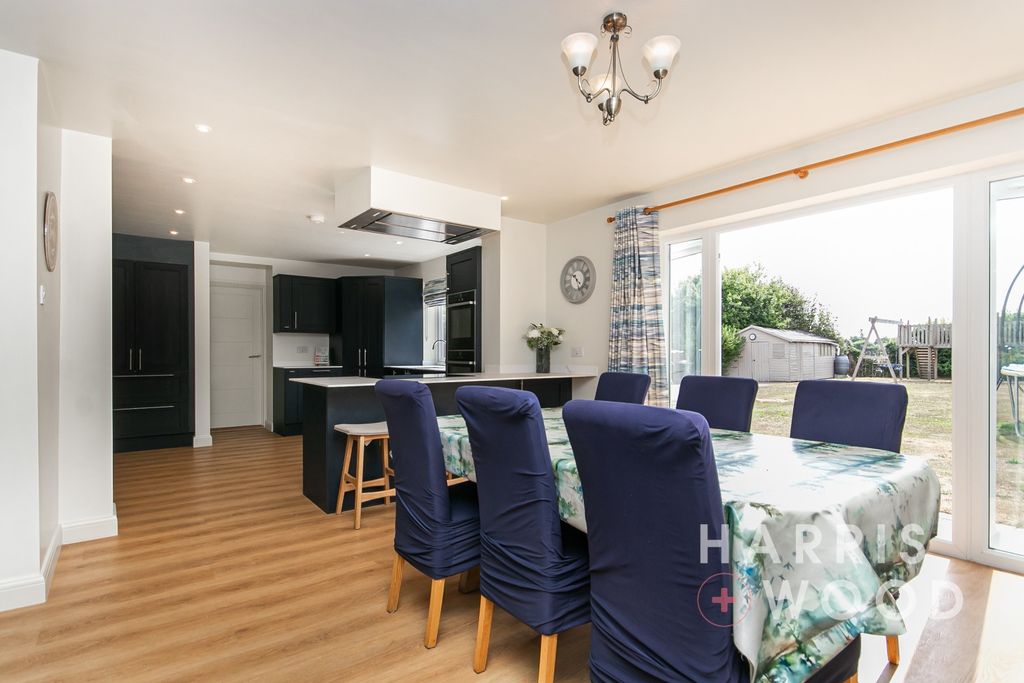 Property photo 3 of 41 4336943