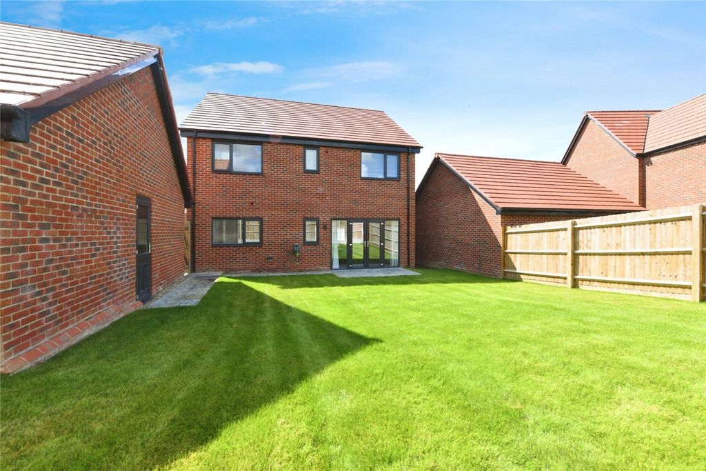 Property photo 3 of 16 Picture No. 17