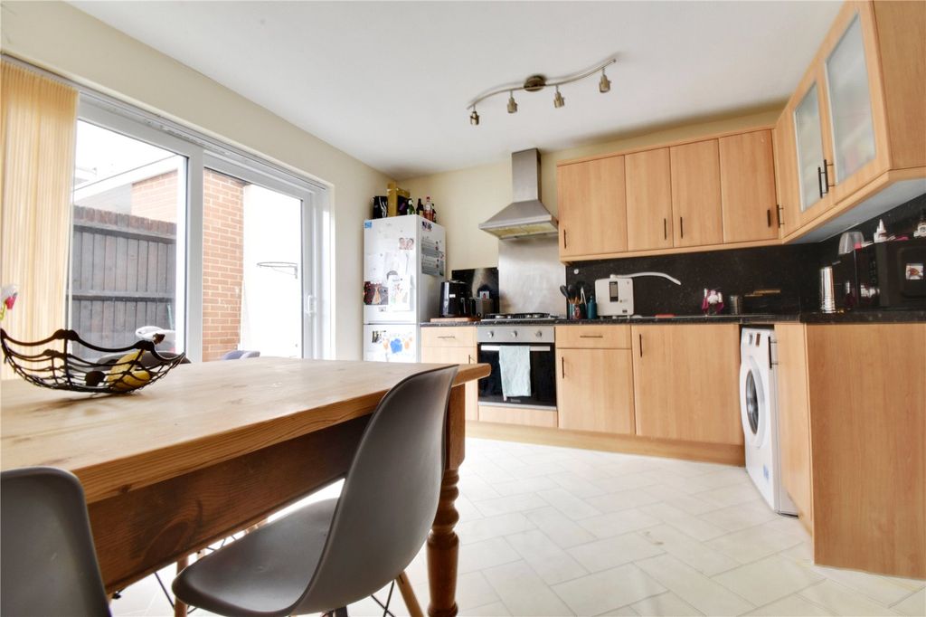 Property photo 3 of 14 Picture No. 05