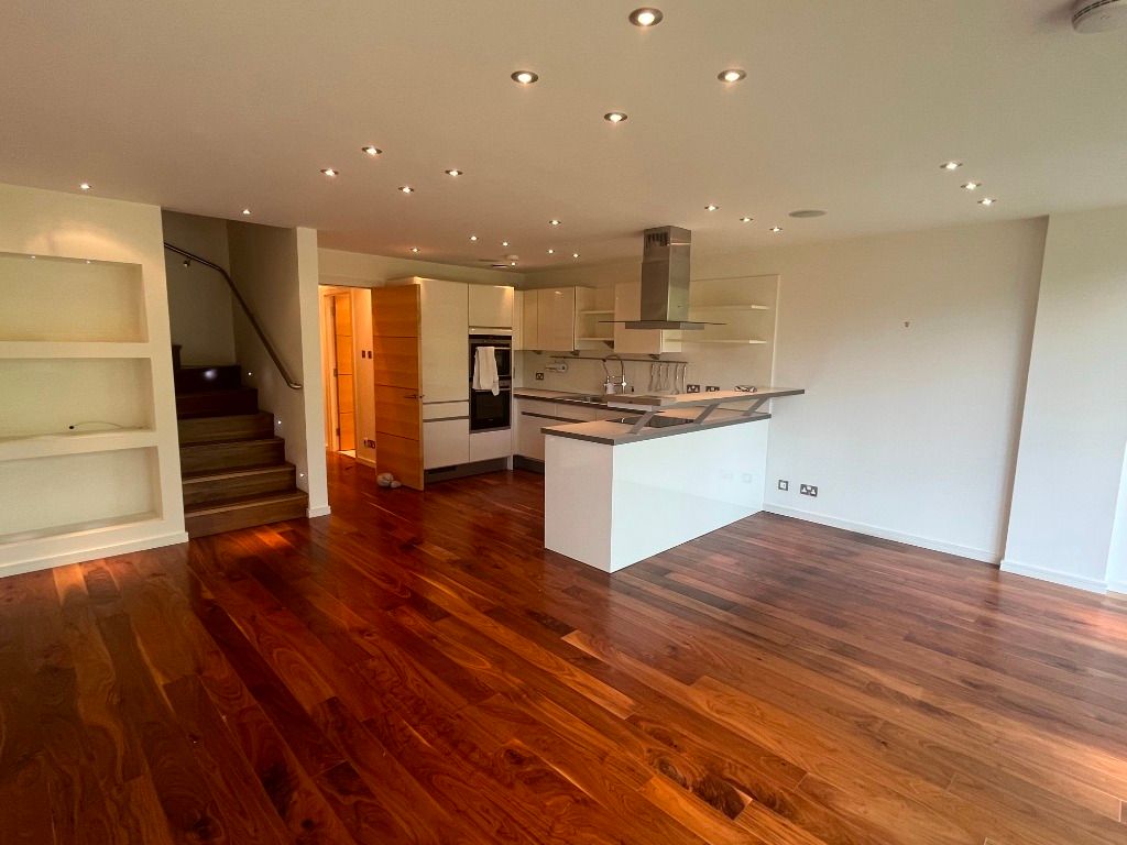 Property photo 3 of 17 Photo 3