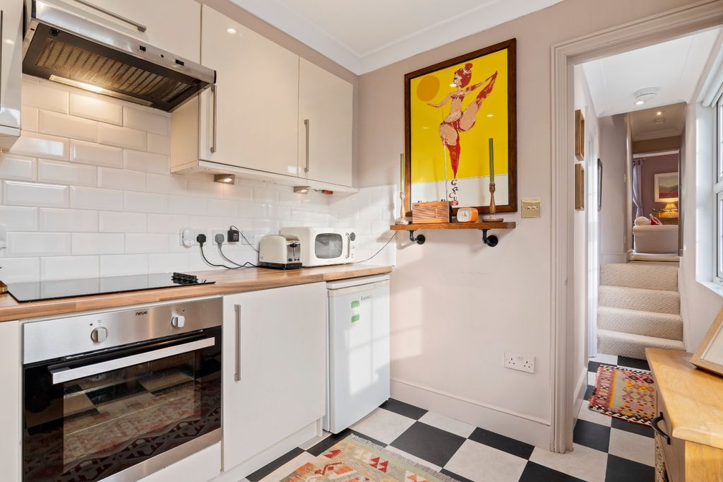 Property photo 3 of 16