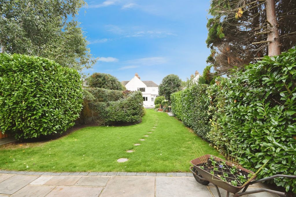 Property photo 3 of 17