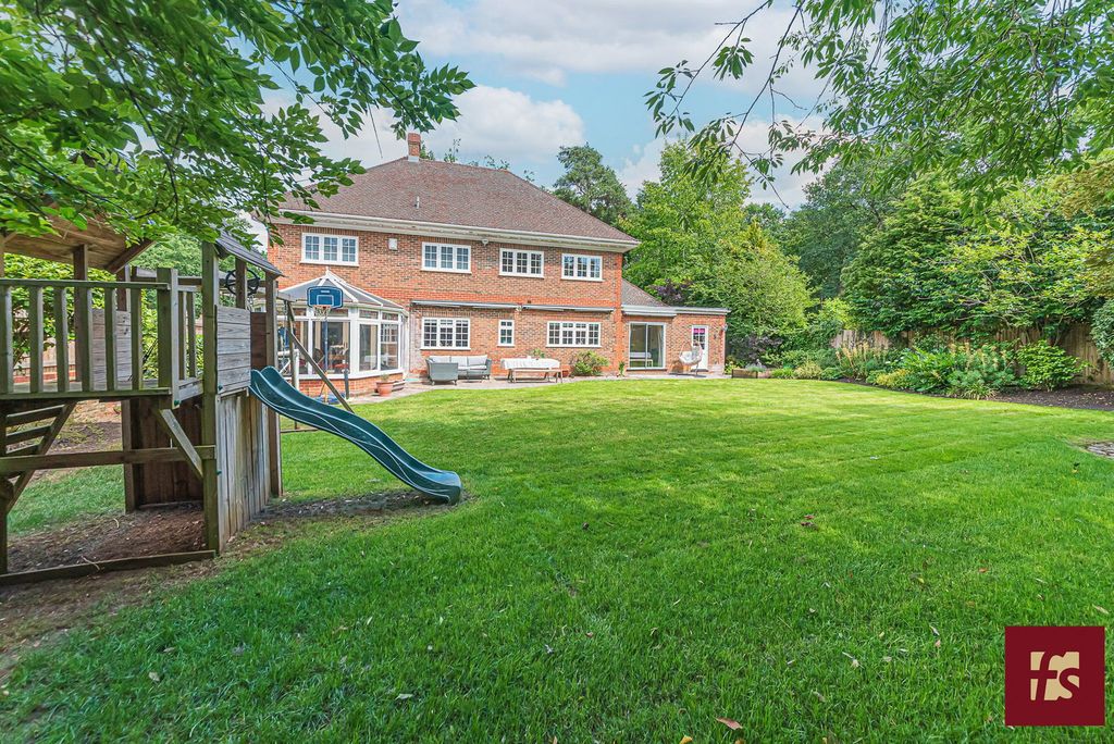 Additional image 39 of 5 bed detached house for saleTalisman Close, Crowthorne, Berkshire RG45
