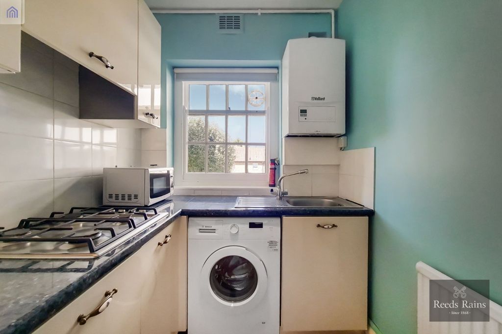 Property photo 2 of 12 Kitchen