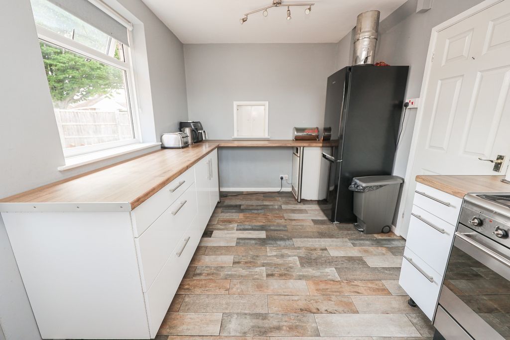 Property photo 2 of 16 4298463