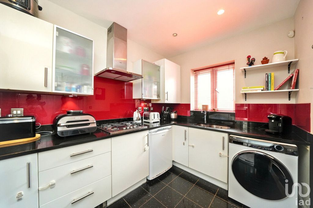 Property photo 3 of 29
