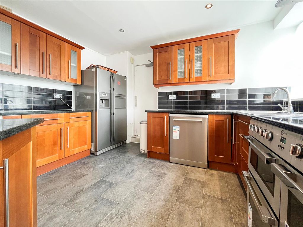 Property photo 2 of 11 Kitchen (1 Of 1).Jpg