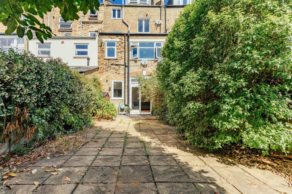 Property photo 2 of 16 Oo_Moray Road_Davies Davies_15.Jpg