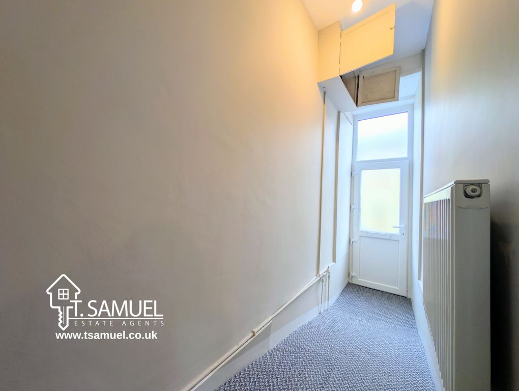 Property photo 2 of 20 Hallway