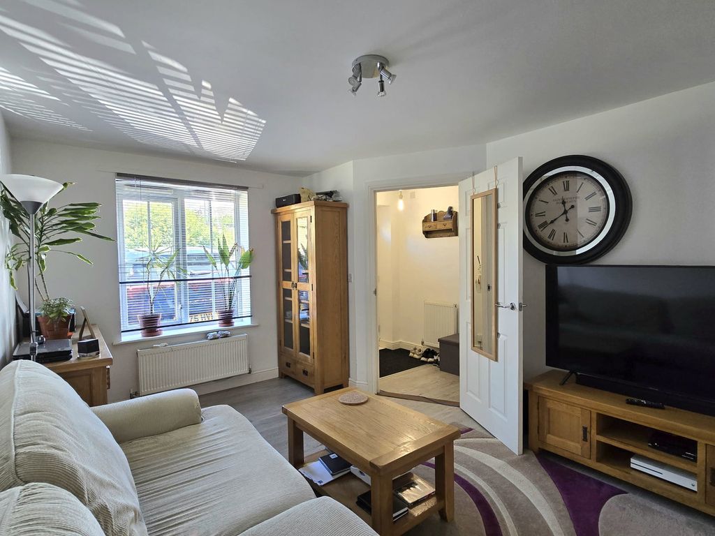 Property photo 2 of 28