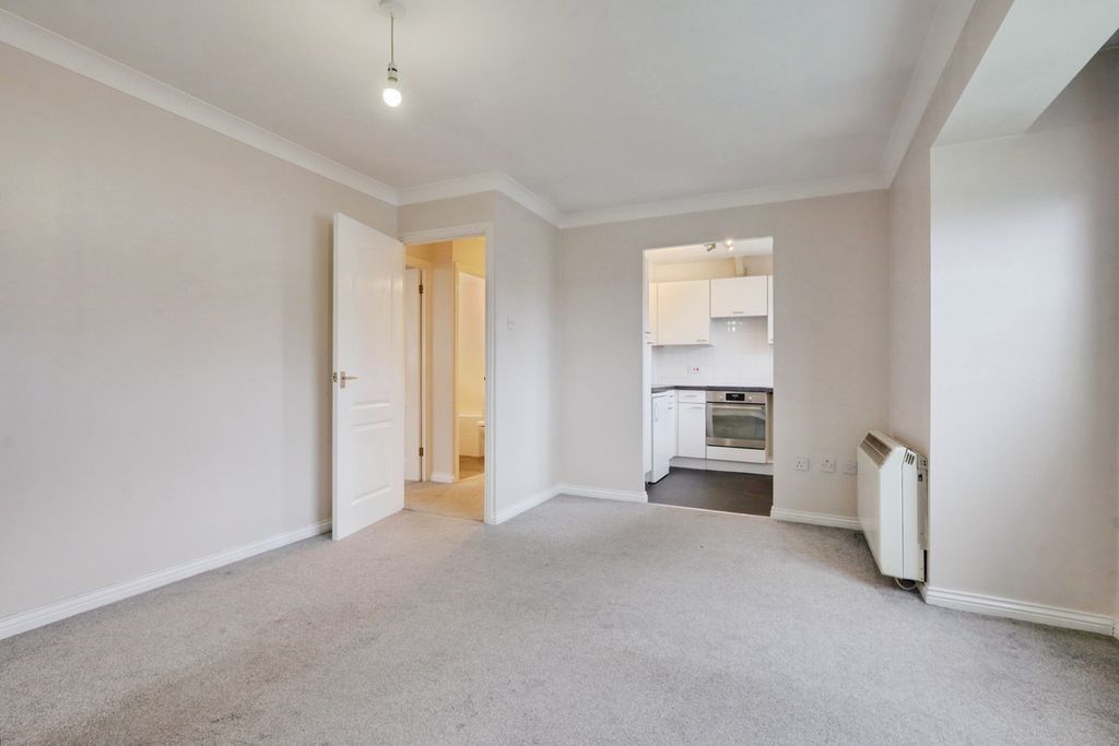 Property photo 3 of 12