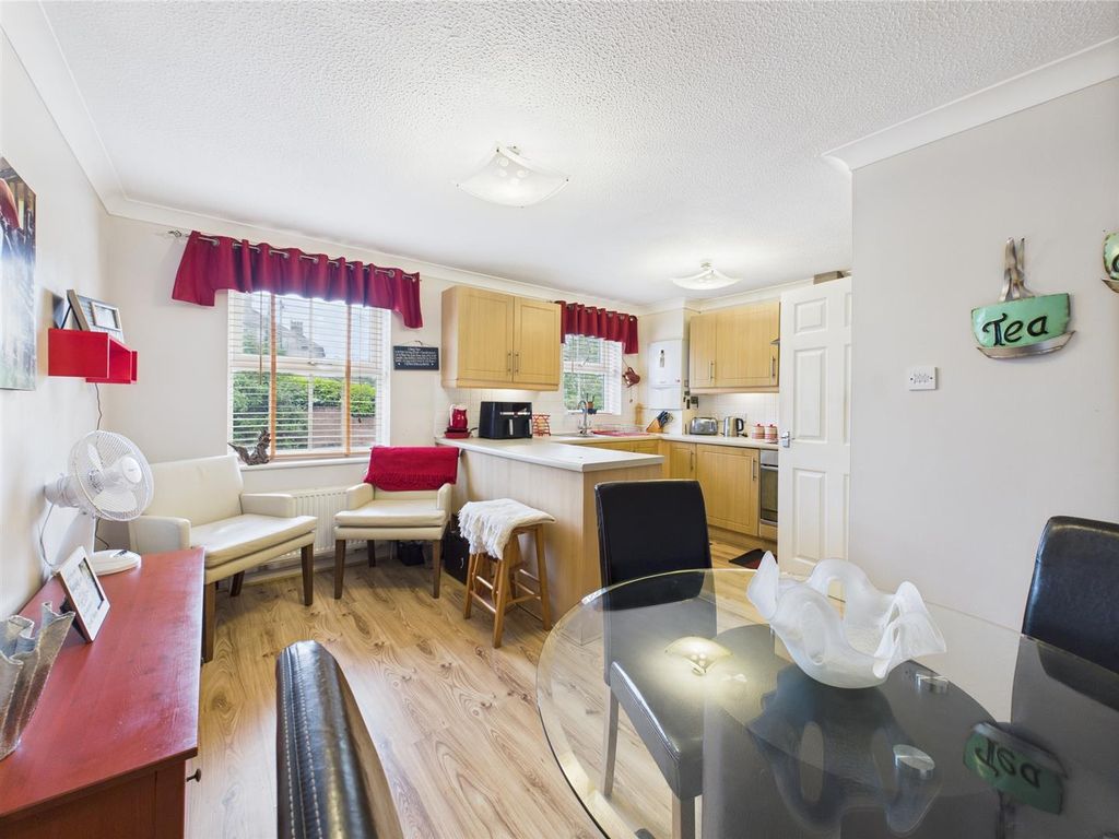 Property photo 3 of 17