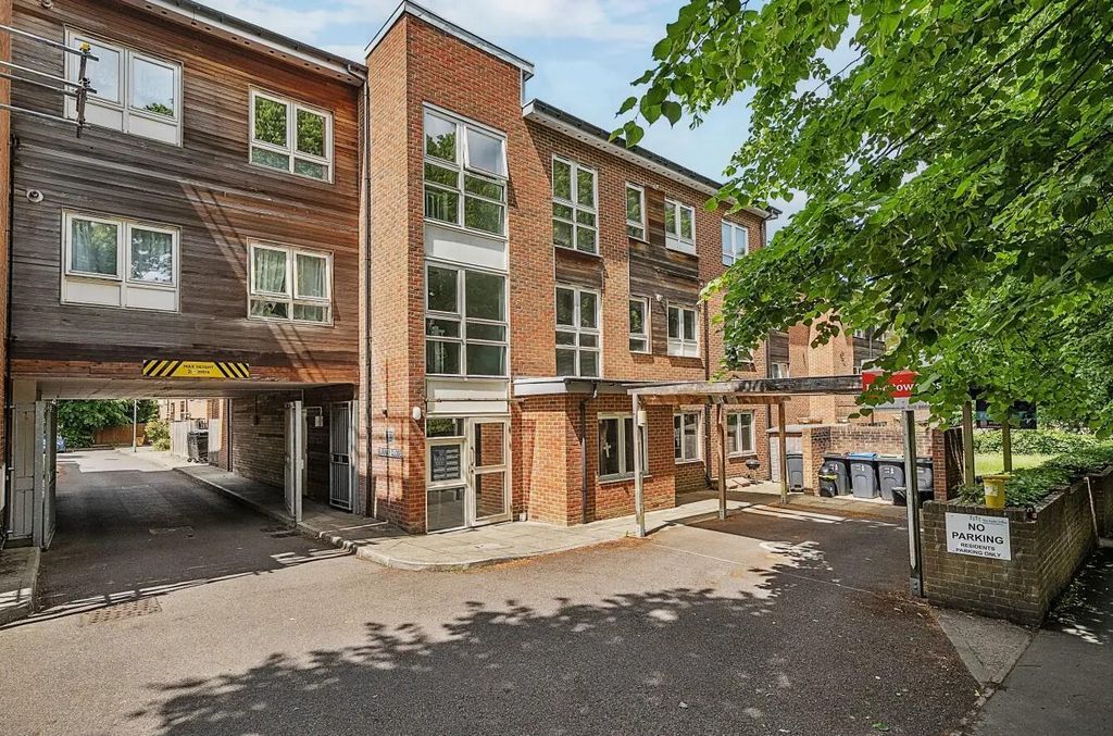 Property photo 1 of 10 Vlyqcxs27K6Ligxnxoha5Q.Jpg