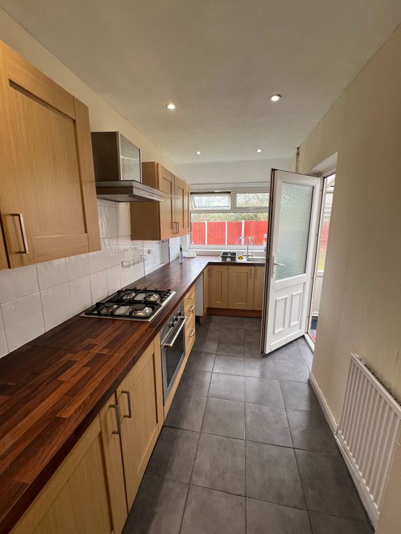 Property photo 3 of 13 Kitchen