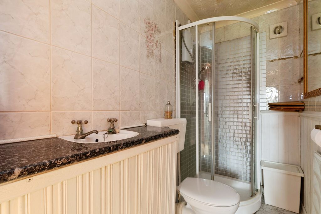 Property photo 3 of 20