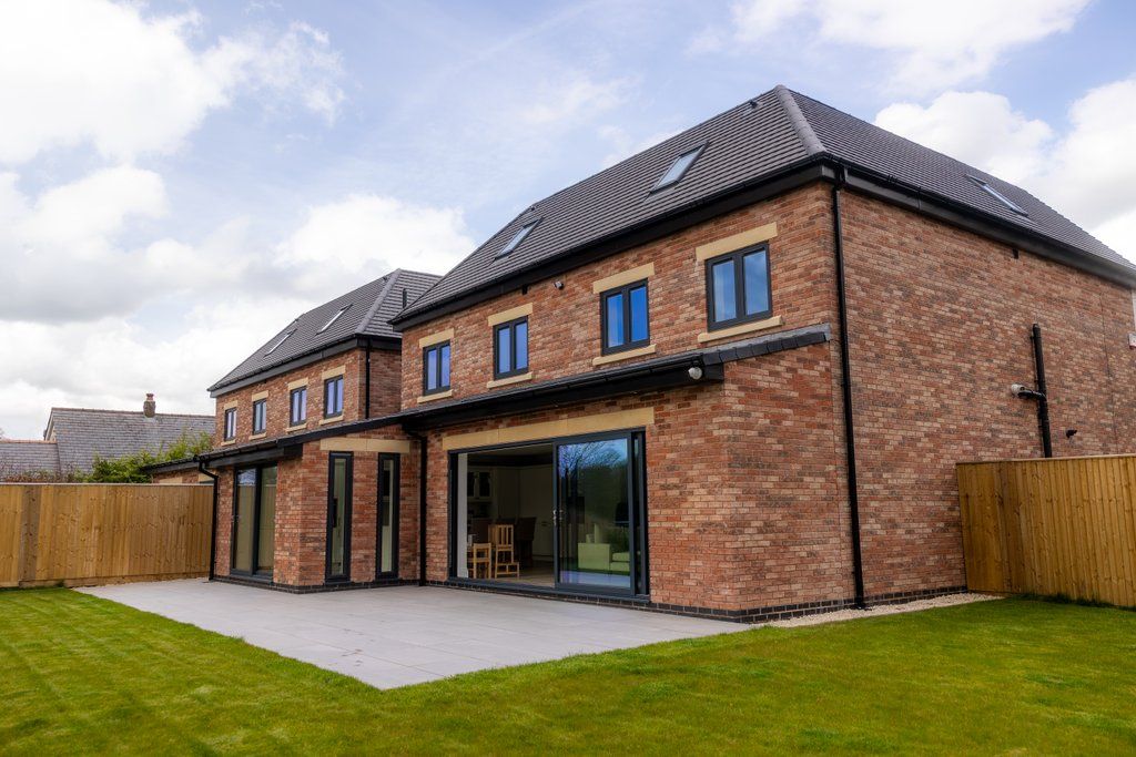 Property photo 2 of 25