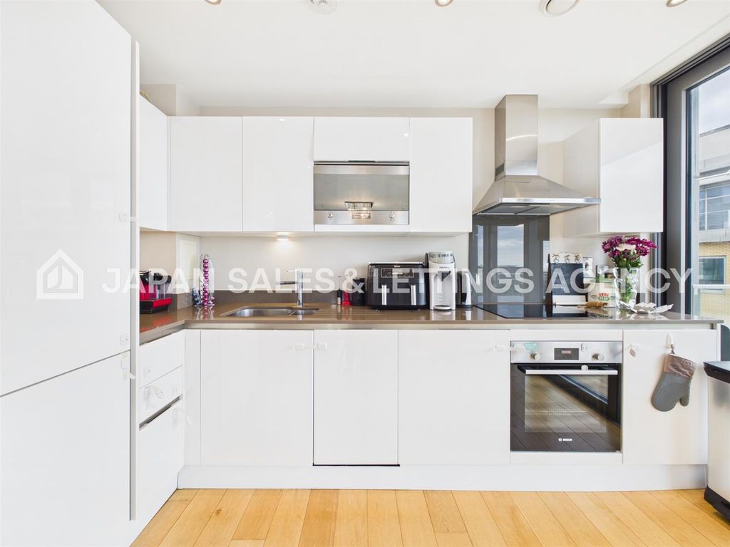 Property photo 1 of 8 Cam04401G0-Pr0132-Still006.Jpg
