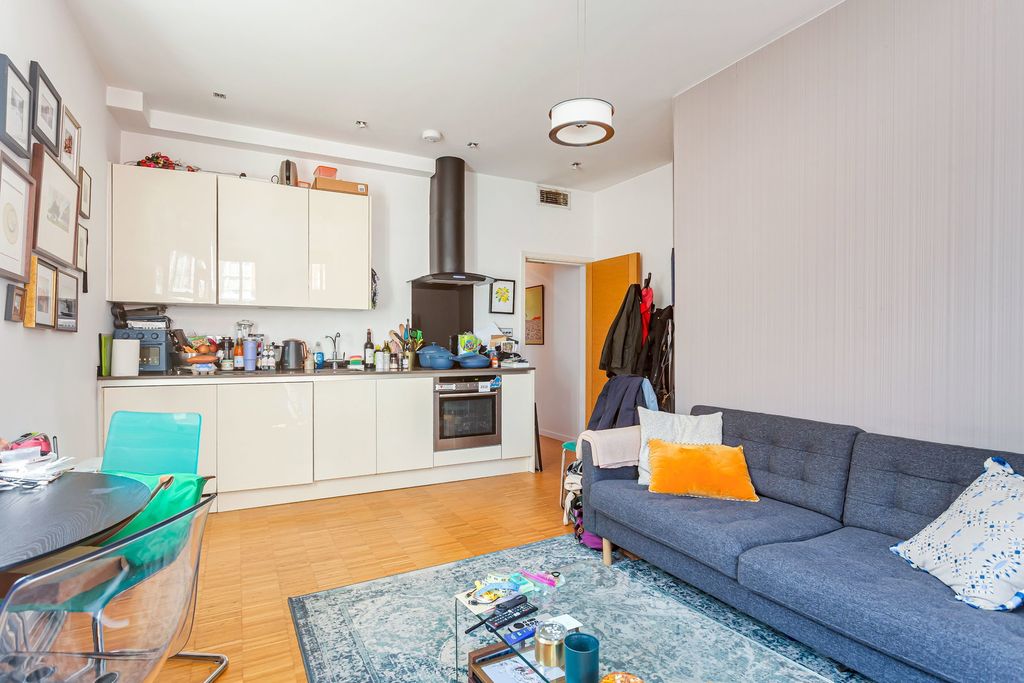 Property photo 2 of 7