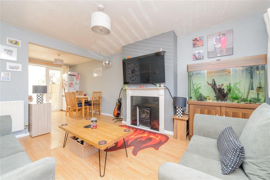 Property photo 3 of 11 Lounge/Diner