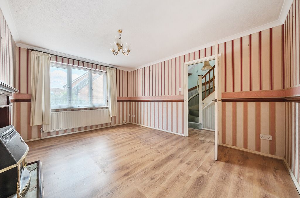 Property photo 3 of 10 1325199-13-686Ff4...