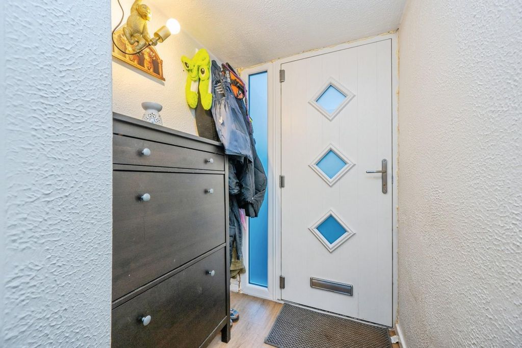 Property photo 3 of 21 5Irvingclose-21.Jpg