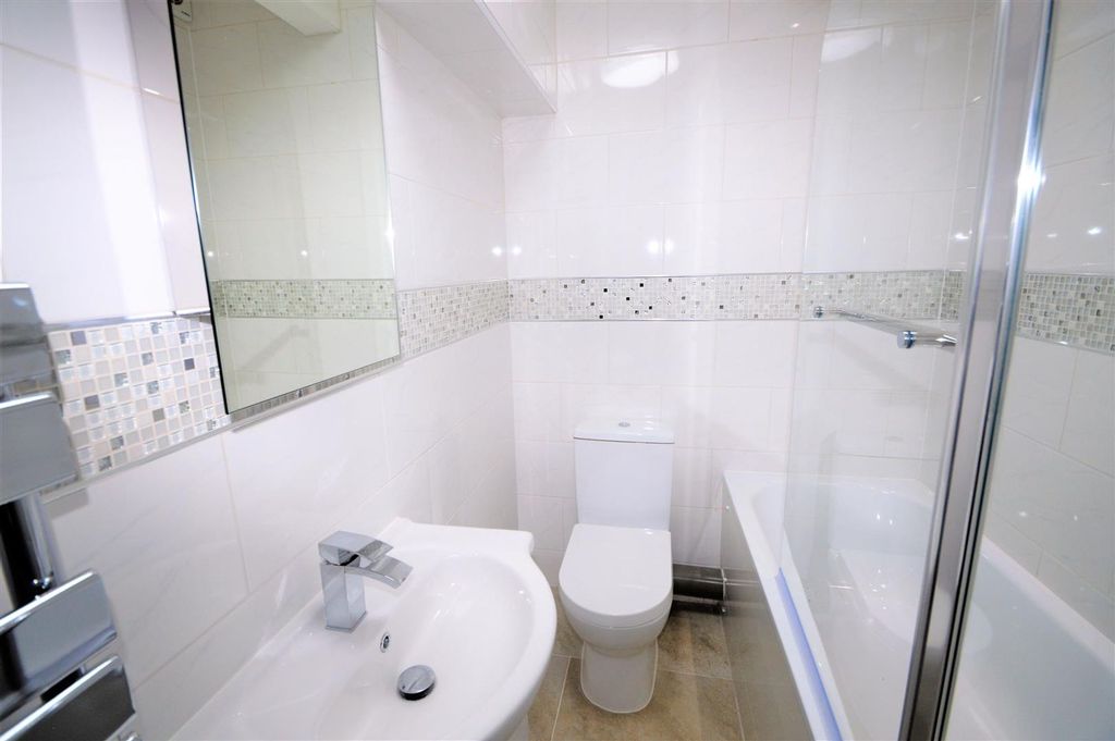 Property photo 3 of 3 Shower/Bath